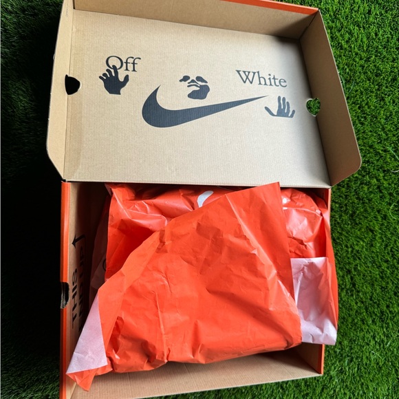 Nike Off White Terra - Picture 3 of 9